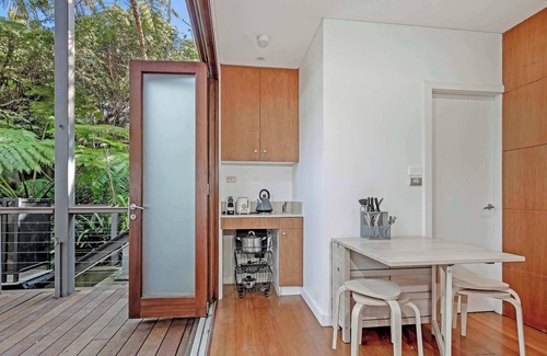 Seaforth Apartment | MetaWiseBnB Stylish Loft Studio with Garden in Seaforth