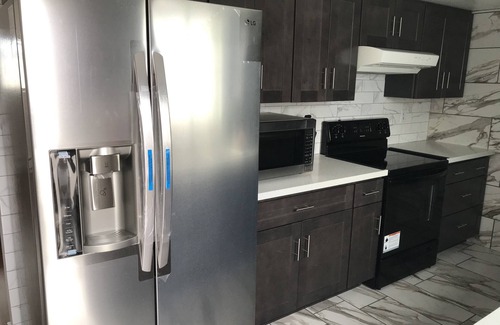 Camarillo House | Meticulous Private House @Camarillo Heights-82" TV, Beach/Shopping