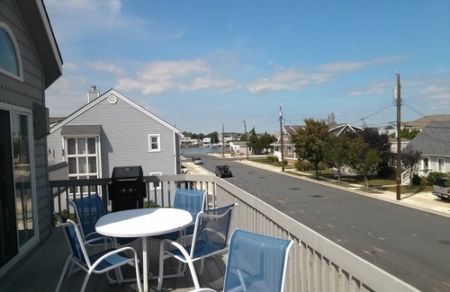 Stone Harbor House | Meticulously Kept Townhouse Overlooking Chelsea Park