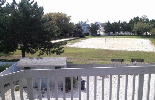 Stone Harbor House | Meticulously Kept Townhouse Overlooking Chelsea Park