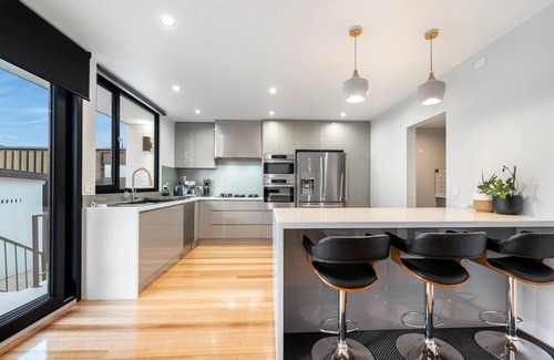 Lenah Valley House | Meticulously Upgraded Home with Valley Views