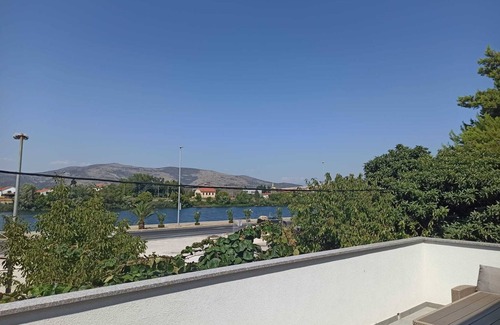 Metkovic Condo | Metkovic 3-bedroom condo - river view