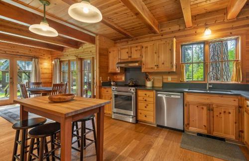 Camp Sherman House | Metolius Cabin 12