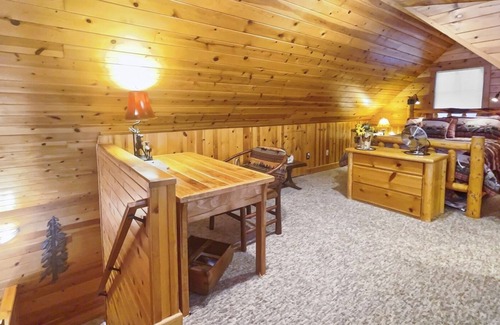 Camp Sherman Cabin | Metolius River Resort Cabin 4 - Luxurious cabin on the Metolius River w/