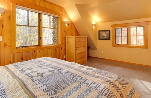 Camp Sherman Cabin | Metolius River Resort Cabin 1 - Luxurious cabin on the Metolius River w/