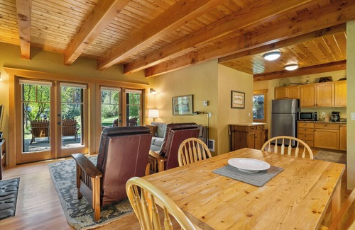 Camp Sherman Cabin | Metolius River Resort Cabin 1 Luxurious cabin on the Metolius River w/fireplace