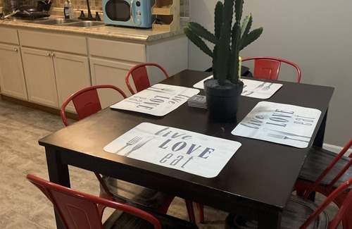Taylor House | Metro Airport Suite located near busy streets and highways! ASK ABOUT CAR RENTAL