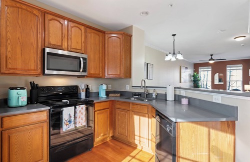 Suitland Condo | Metro & Andrews AFB Nearby – Perfect Townhome