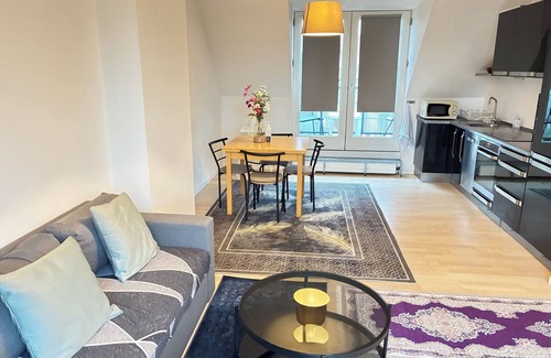 Vanlose Apartment | Metro Apartment with dual balcony closed to public Transport and shopping.