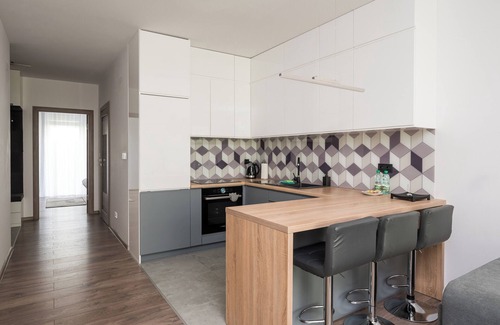 Gorce Apartment | Metro Bemowo Apartment with Garden