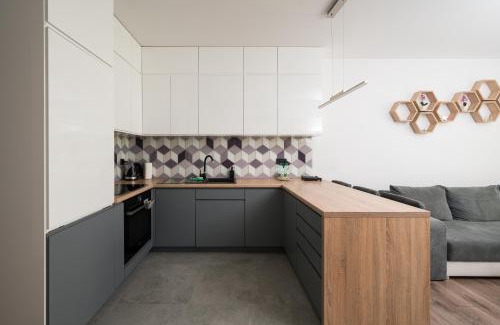 Gorce Apartment | Metro Bemowo Apartment with Garden