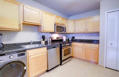 Aurora Highlands Apartment | Metro-Connected Arlington Gem