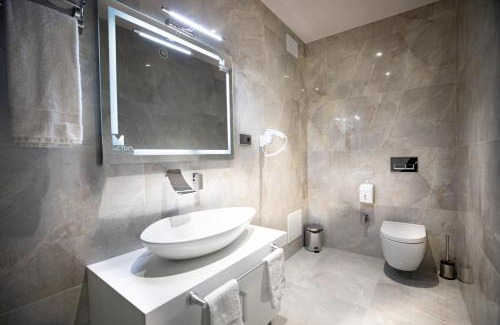 Blloku Hotel | Metro Hotel Tirana