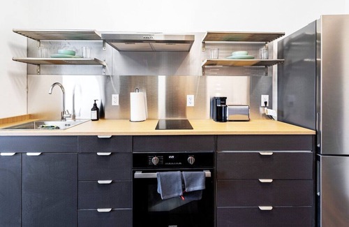 Meriden Apartment | Metro Meriden| Urban Studio| Pool|Fitness Center