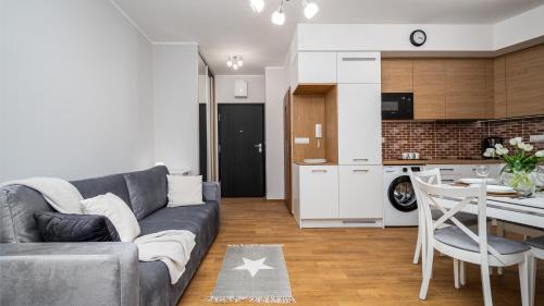 Marymount Apartment | Metro Park - Bielany, Sun & Snow