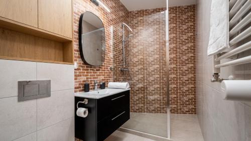 Marymount Apartment | Metro Park - Bielany, Sun & Snow