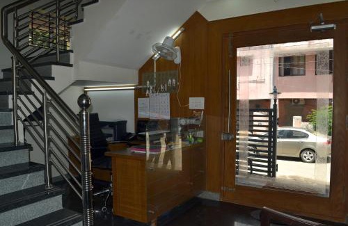 Vadapalani Hotel | Metro Park