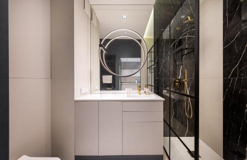 Marymount Apartment | Metro Słodowiec Deluxe Apartment by BookingHost