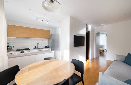Ursynow Apartment | Metro Stokłosy 2-Bedroom Apartment