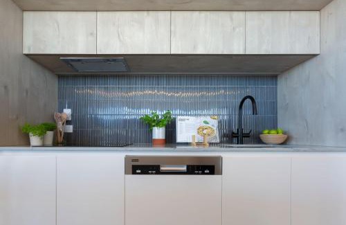 City West Apartment | Metropolitan 70