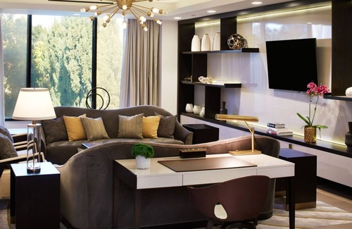 Norma Triangle Hotel | Metropolitan Two Bedroom Suite at The London West Hollywood, Pool, Parking