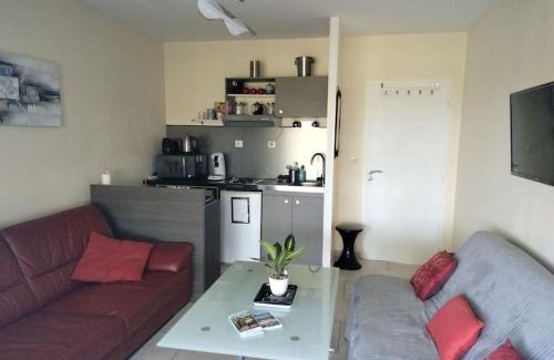 Saint-Georges-sur-Moulon House | meublé entier indépendant en contigu de ma maison