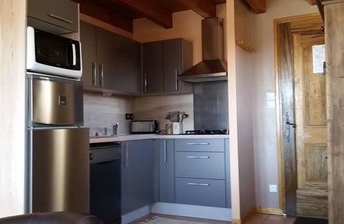 Gap Apartment | Meublé N°5 - Le Grenier-Apartment-Ensuite with Bath-Garden view