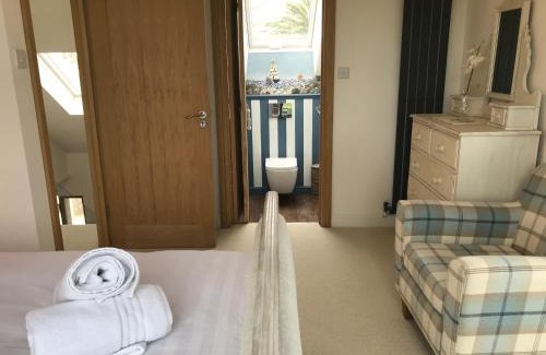 Portmellon Apartment | Mevagissey Boutique Flatlet with sea and countryside views