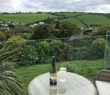 Portmellon Apartment | Mevagissey Boutique Flatlet with sea and countryside views