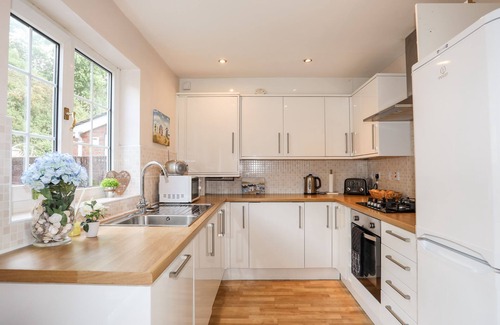 Menai Bridge Cottage | MEWS COTTAGE, pet friendly, character holiday cottage in Menai Bridge