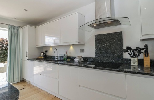 Wembury Cottage | MEWSTONE VIEW, pet friendly, country holiday cottage in Wembury