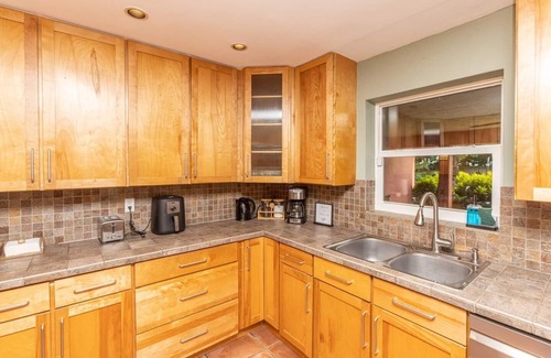 Olympia Heights House | Mexican Dream |FITS 14| Big Pool