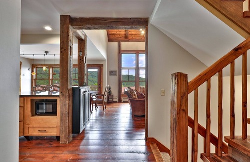 Central Vermont- Killington Condo | Meyer Chalet de Esqui at Topridge | Ski-In/Out 4BR Bear Mtn Retreat w/Pool & Fireplace