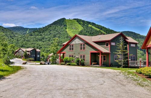 Central Vermont- Killington House | Meyer Chalet de Esqui - Ski-In, Ski-Out 4BR Bear Mtn Retreat with Pool & Fireplace