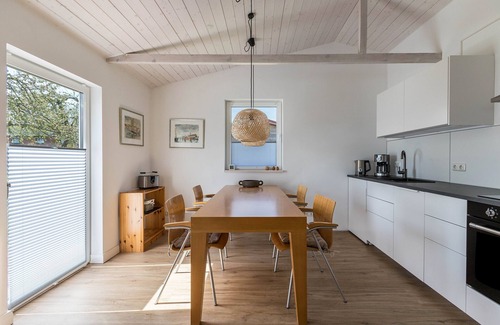 Hellert House | "Meyers Ferienhaus" with Private Garden & Wi-Fi