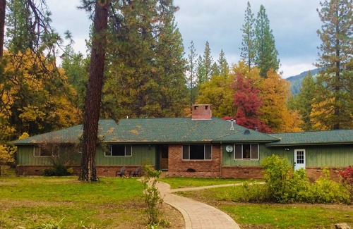 Greenville House | Meyers Ranch House - Hot Spring - Farm