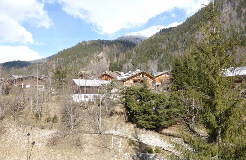 Les Contamines-Montjoie Apartment | Mezzanine studio for 4 in Les Contamines-Montjoie with garage