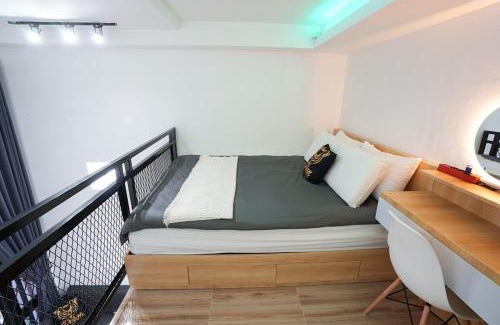 Renon Apartment | Mezzanine Luxury Smart Room - Sanur