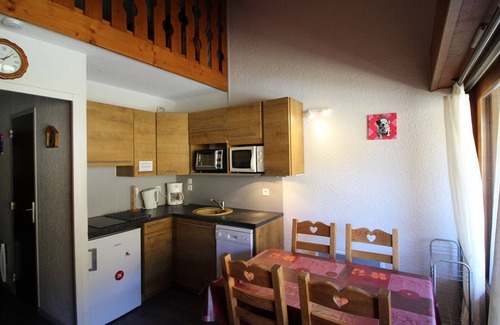 Auris Apartment | Mezzanine studio with cabin for 4 at the foot of the slopes, Auris en Oisans