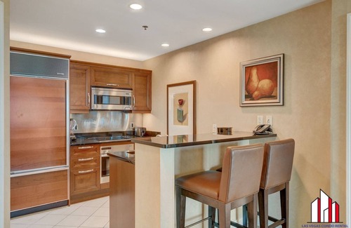 Las Vegas Condo | MGM Signature-03-608 1Br 2Ba Balcony Jacuzzi Suite