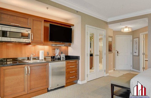 Las Vegas Condo | MGM Signature-28-719 Strip View Jacuzzi Studio