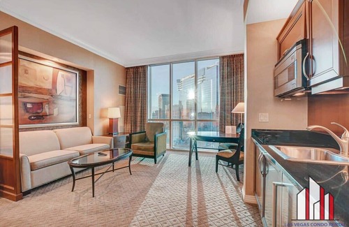 Las Vegas Condo | MGM Signature-34-803 F1 Track & Strip View Studio