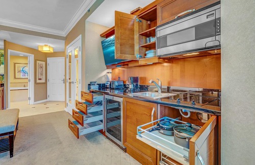 Las Vegas Condo | MGM Signature 8th Floor | 1BR + Studio Combo | Strip View