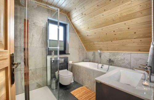 Huba House | Między Nami Góralami, domek nad Jeziorem Czorsztyńskim