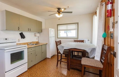 Port Loring Cottage | Minnehaha Camp Resort