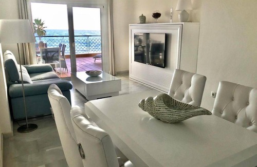 Sitio de Calahonda Apartment | MI CAPRICHO 17 BEACHFRONT APARTMENT