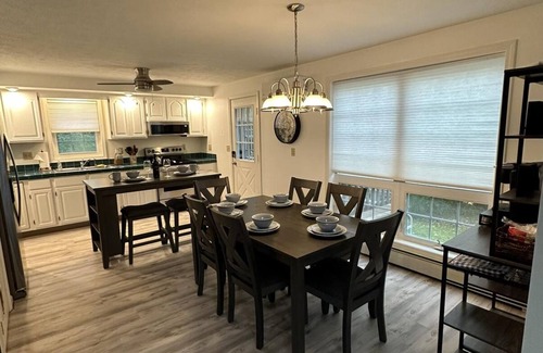 Burdett House | Mi Casa Tu Casa: Lakeview, Hot Tub, Pets, Walk to Wineries