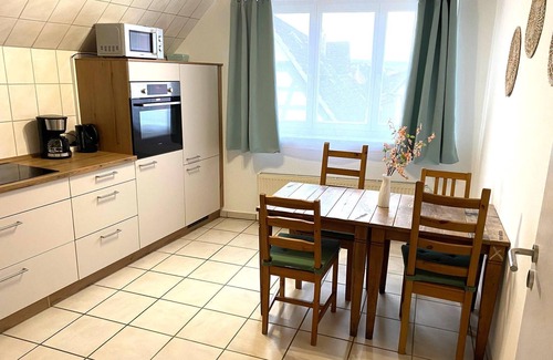Nieder Mockstadt Apartment | Mi Casita: 1-room apartment with three single beds, 2min to the highway