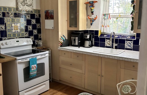 Santa Rita Park Cottage | Mi Casita, Guesthouse in Historic Neighborhood