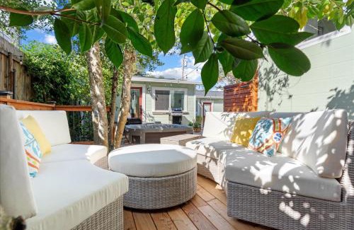 Guerneville House | Mi Corazon Hot Tub Walk to River Yoga Studio